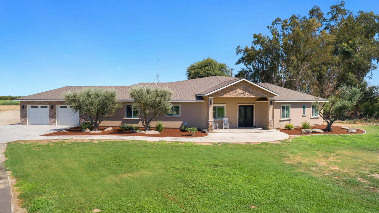 169 S 6TH AVE, KINGSBURG, CA 93631, photo 1 of 52