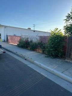 198 S SPRUCE ST, TULARE, CA 93274, photo 4 of 4