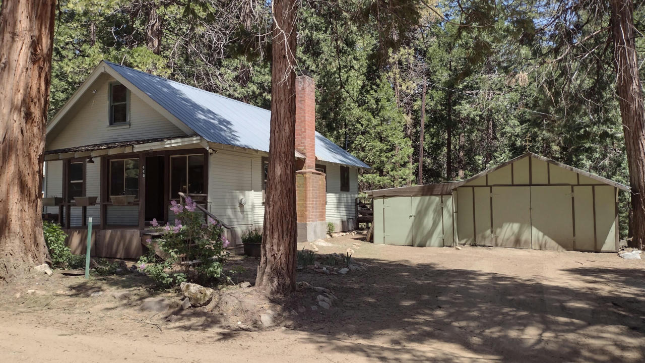 440 TRAILS END DR, CAMP NELSON, CA 93265, photo 1 of 47